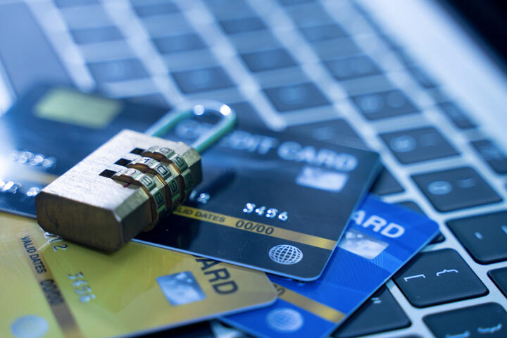 Payment Fraud: Instant Transfer vs Card Chargeback Risk